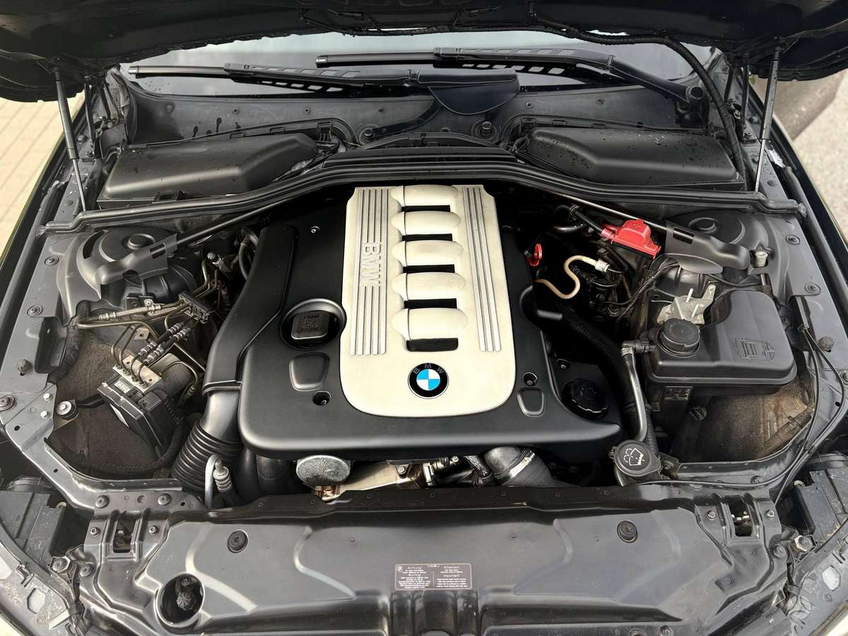 BMW 525, 2.5 l., Седан