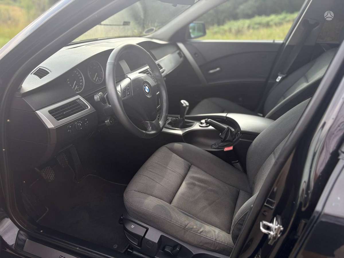 BMW 525, 2.5 l., Седан