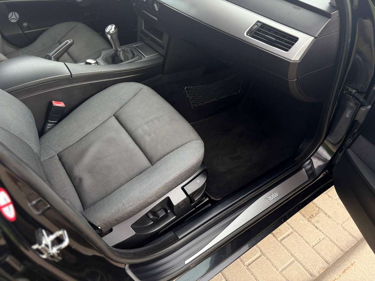BMW 525, 2.5 l., Седан
