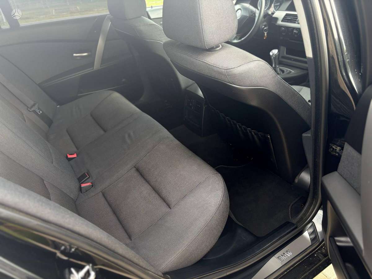 BMW 525, 2.5 l., Седан