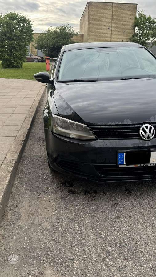 Volkswagen Jetta - 1