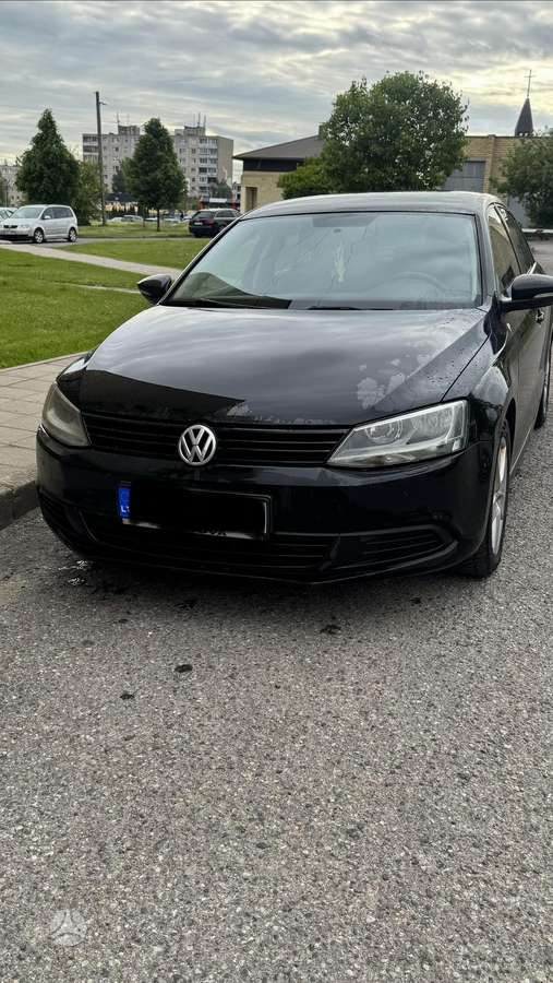 Volkswagen Jetta - 2