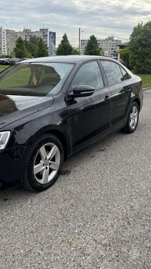 Volkswagen Jetta - 3