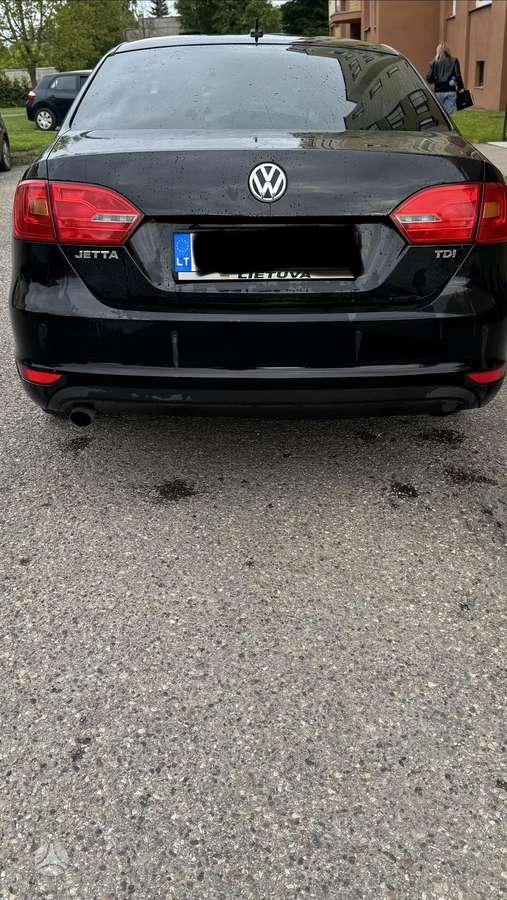 Volkswagen Jetta - 4