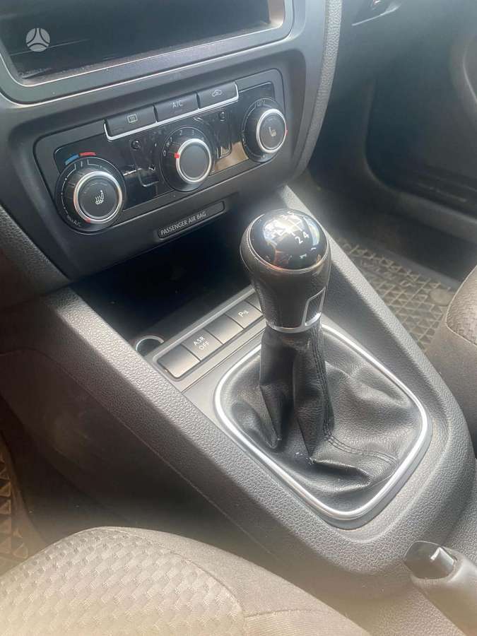 Volkswagen Jetta - 9