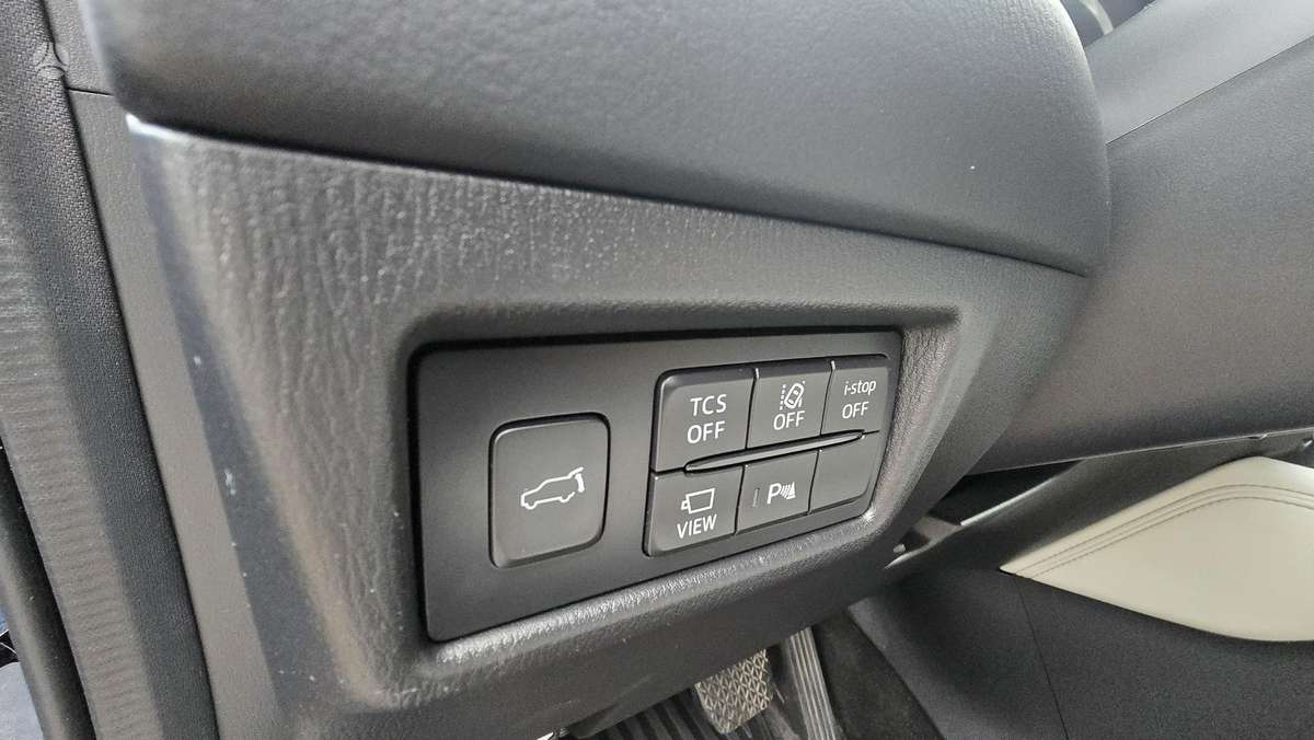 Mazda CX-5, 2.2 l., off-road / crossover