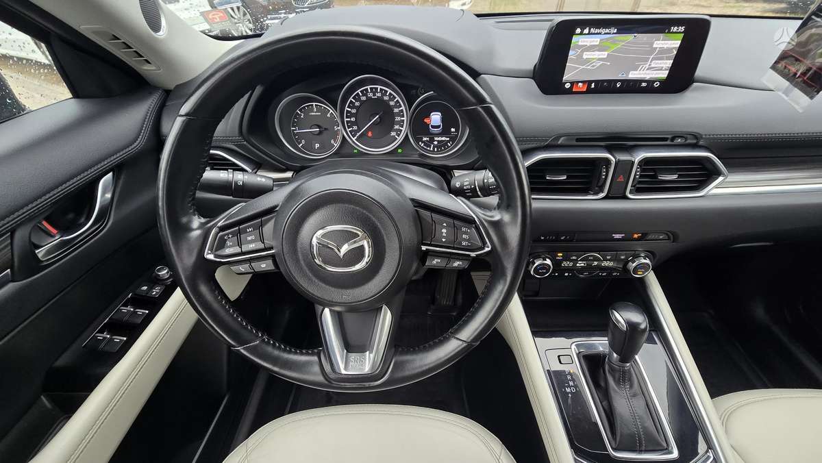 Mazda CX-5, 2.2 l., off-road / crossover