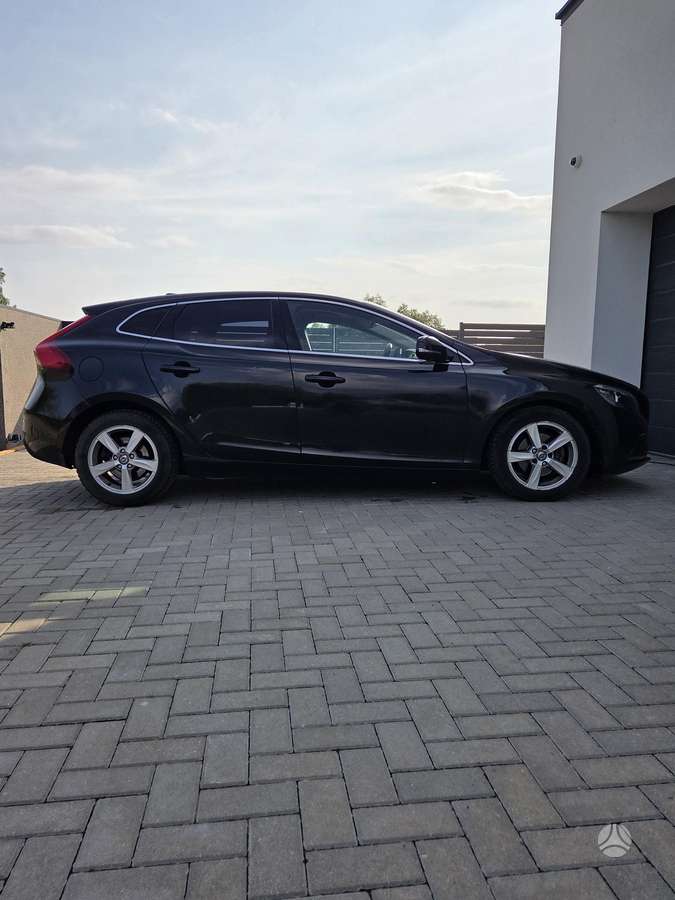 Volvo V40, 1.6 l., Хэтчбек