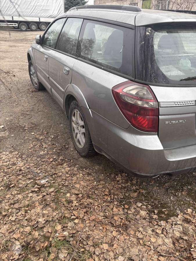 Subaru Outback, Универсал