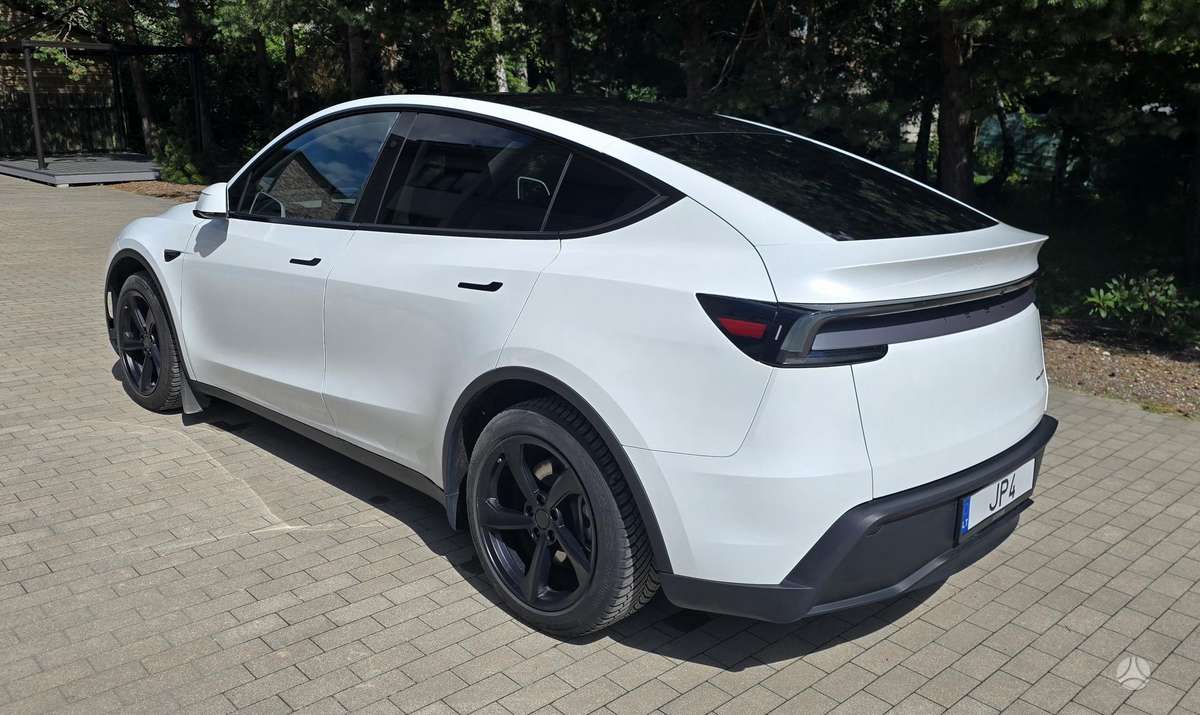 Tesla Model Y, 82 кВт·ч, Хэтчбек