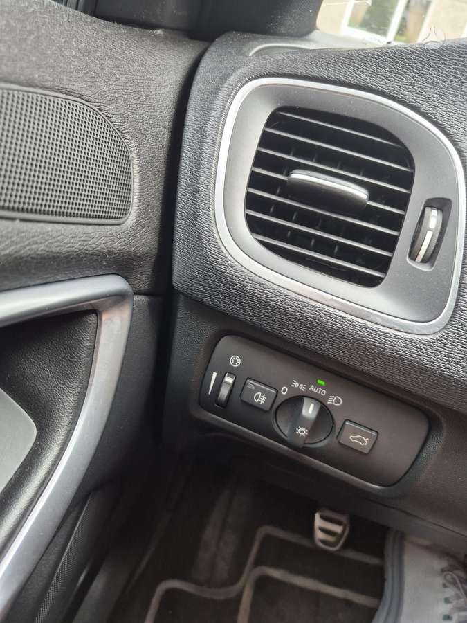 Volvo V40, 2.0 l., hatchback