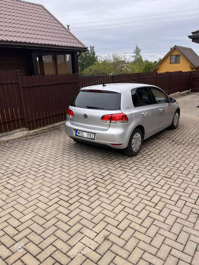 Volkswagen Golf - 2