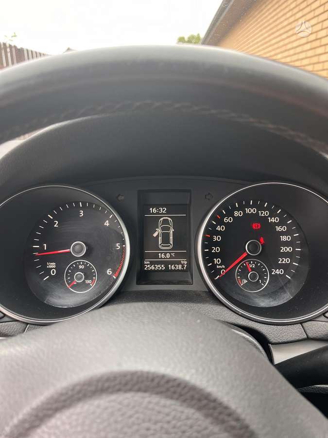 Volkswagen Golf - 9