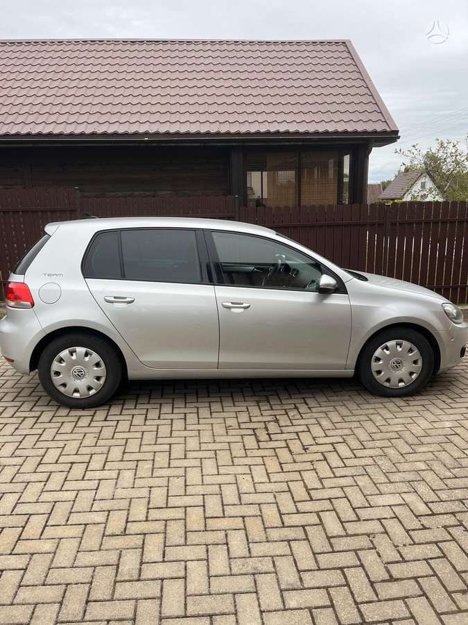 Volkswagen Golf - 10
