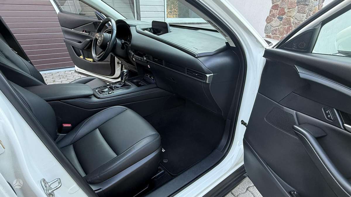 Mazda CX-30, 2.5 l., off-road / crossover