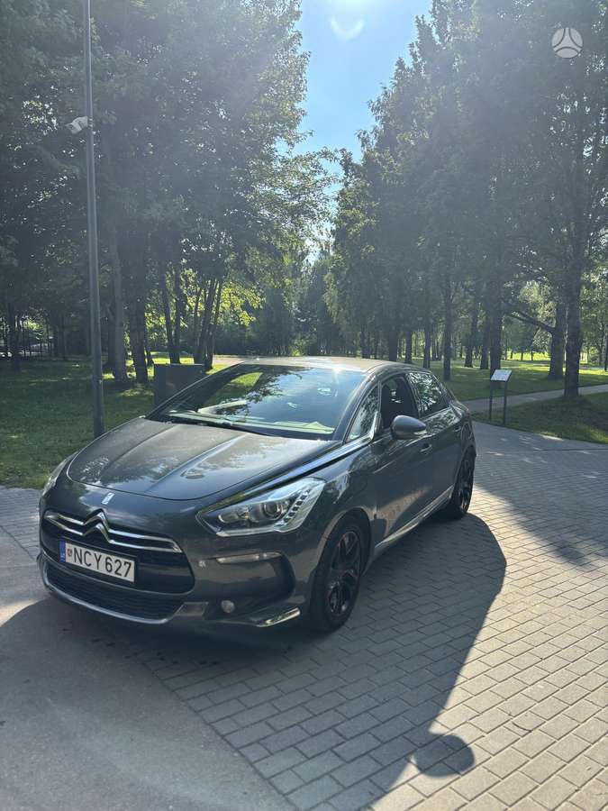 Citroen DS5, 2.0 l., hatchback