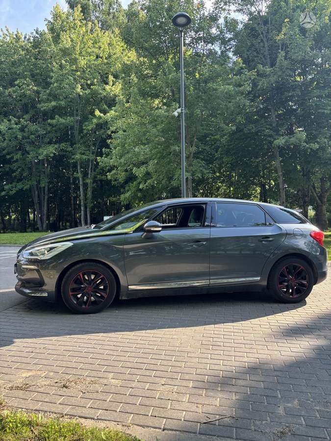 Citroen DS5, 2.0 l., hatchback