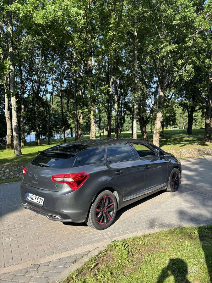 Citroen DS5, 2.0 l., hatchback