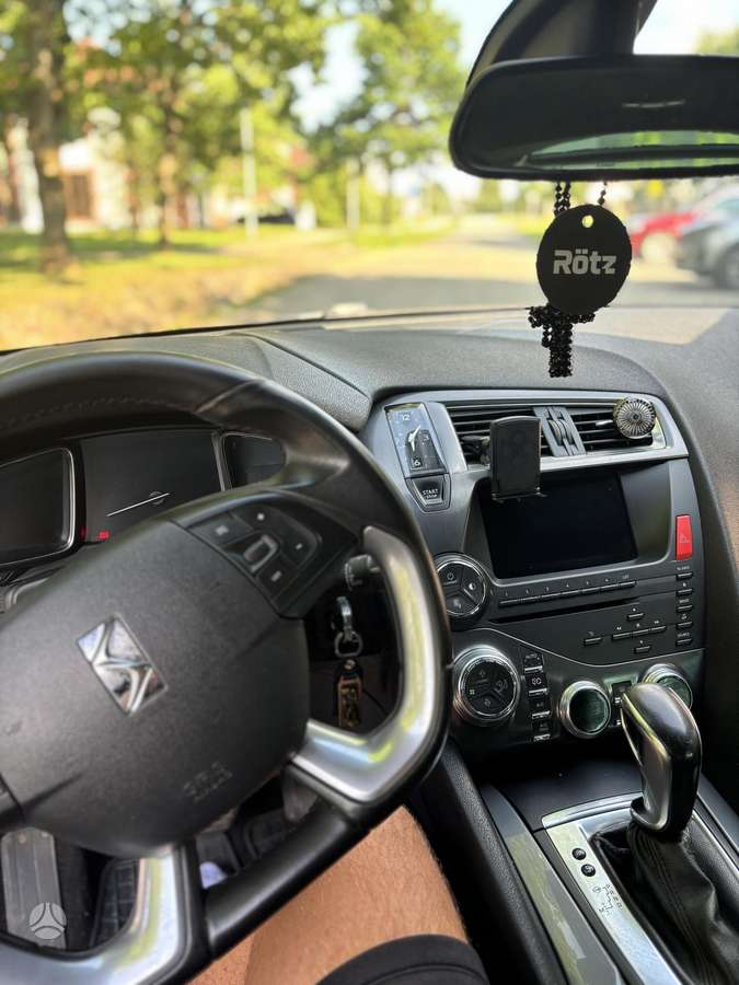 Citroen DS5, 2.0 l., hatchback