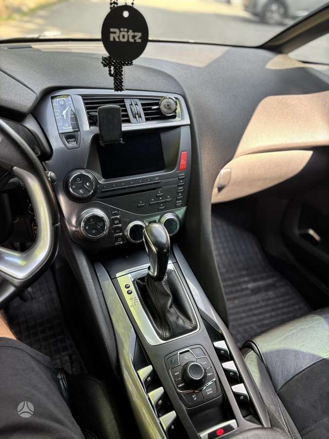 Citroen DS5, 2.0 l., hatchback