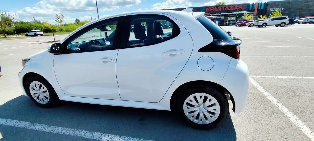 Toyota Yaris - 4