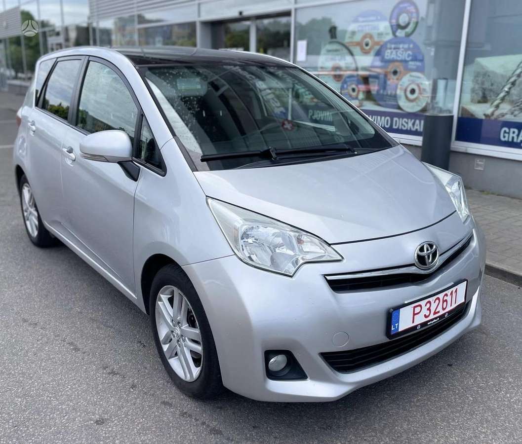 Toyota Verso-S, 1.4 l., hatchback
