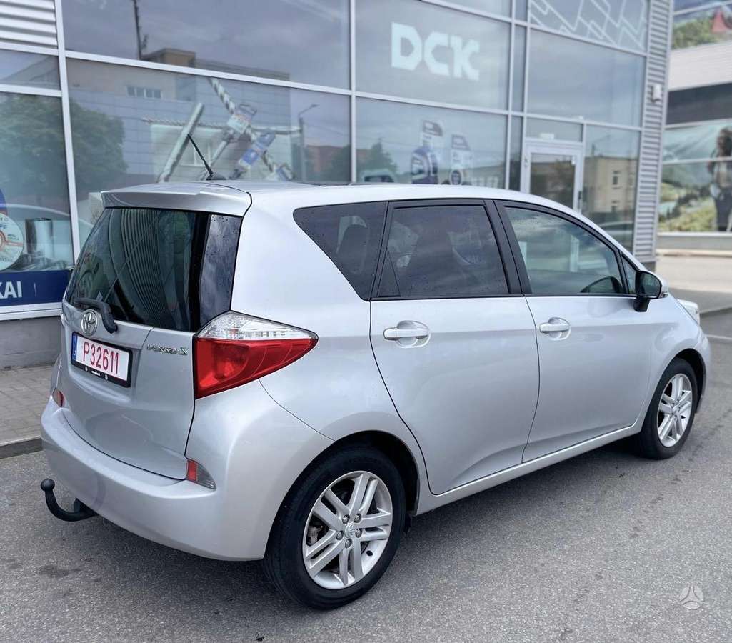 Toyota Verso-S, 1.4 l., hatchback