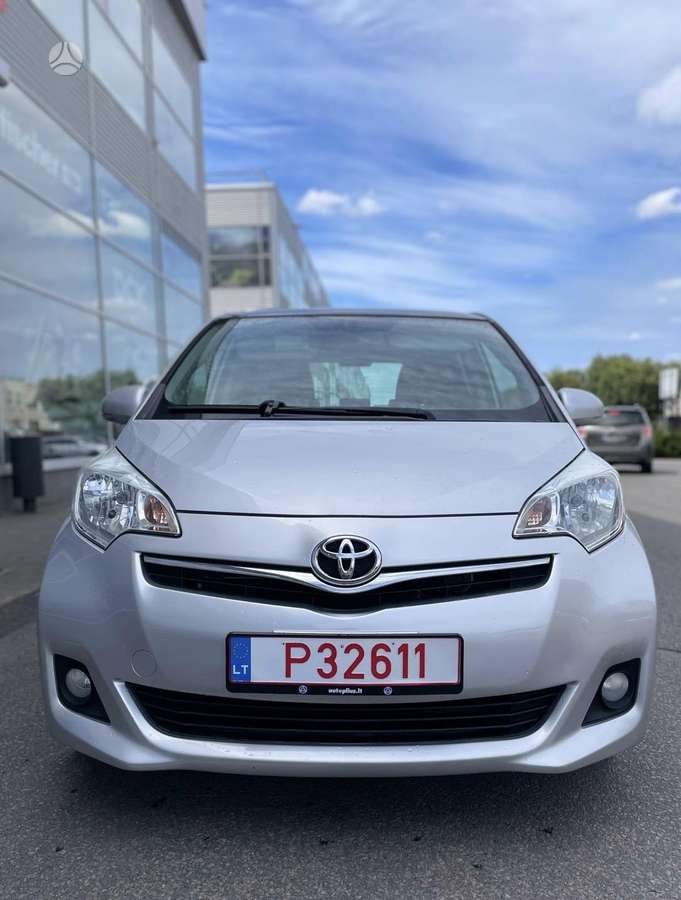 Toyota Verso-S, 1.4 l., hatchback