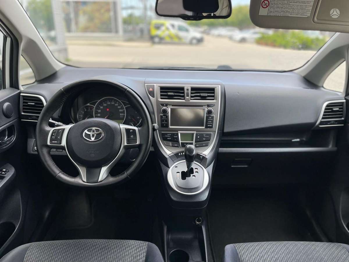 Toyota Verso-S - 10
