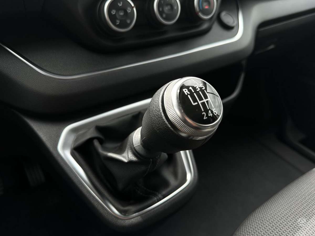 Renault Trafic, 2.0 l., Минивэн