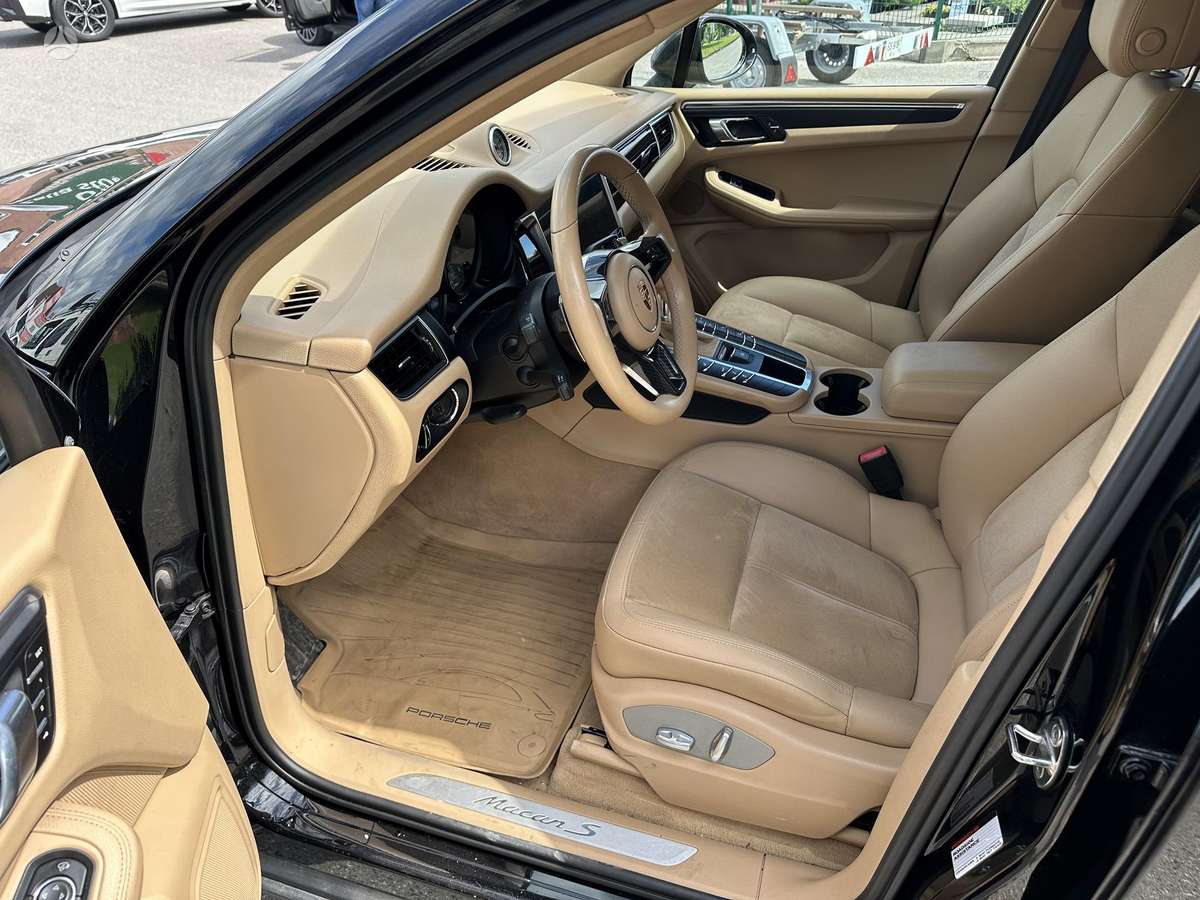 Porsche Macan - 11
