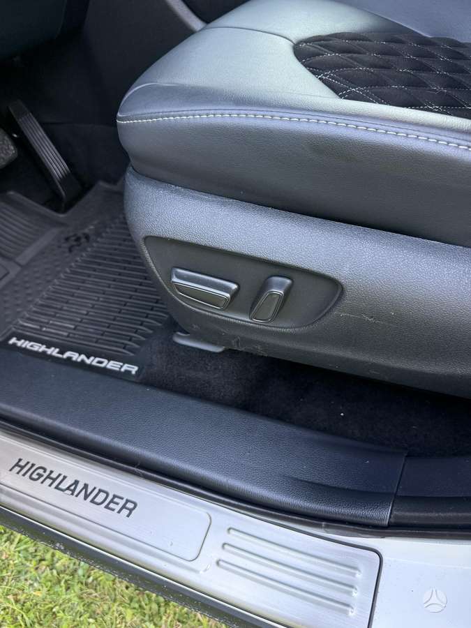 Toyota Highlander - 11