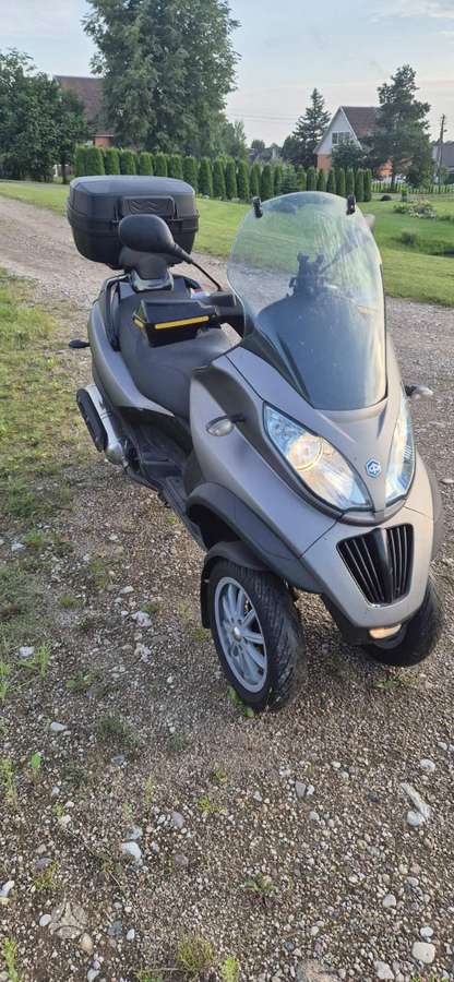 Piaggio MP3 400cc, trikes