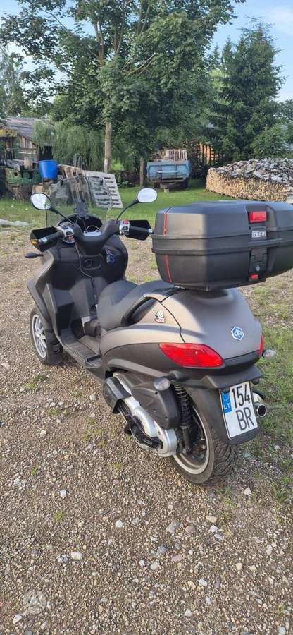 Piaggio MP3 400cc, trikes