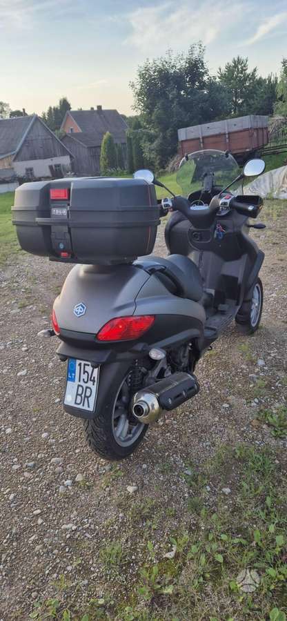 Piaggio MP3 400cc, trikes