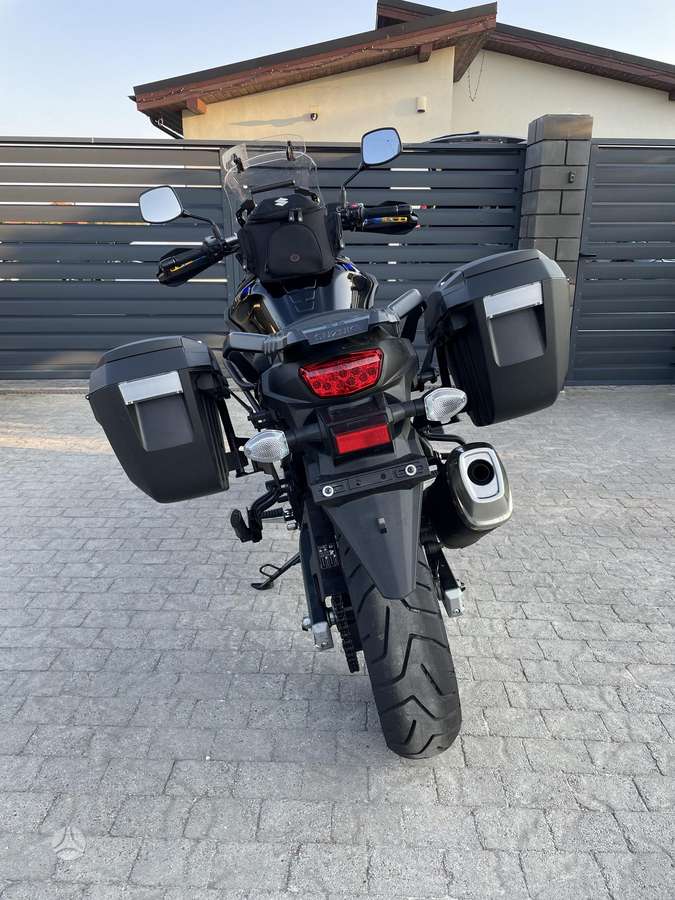 Suzuki DL (V-Strom) 650cc, enduro / adventure
