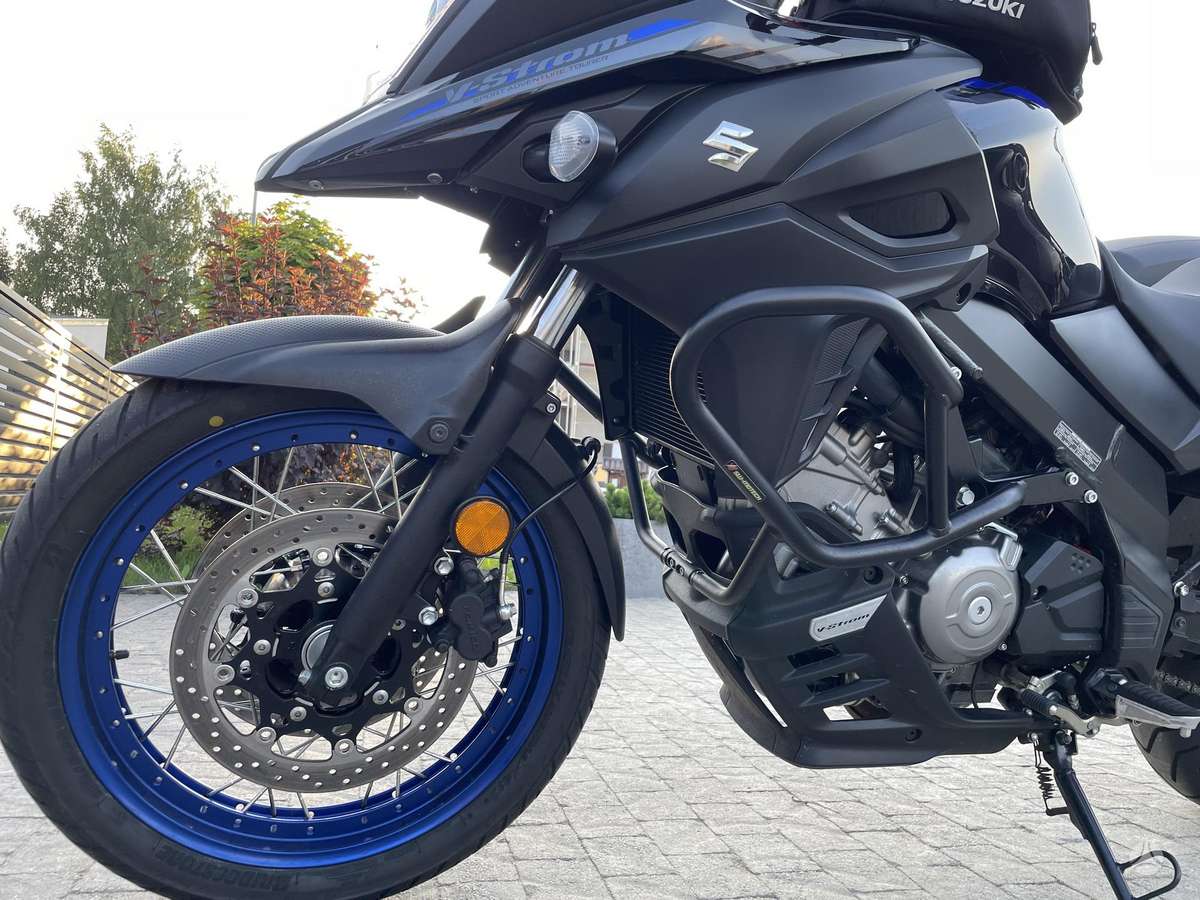 Suzuki DL (V-Strom) 650cc, enduro / adventure