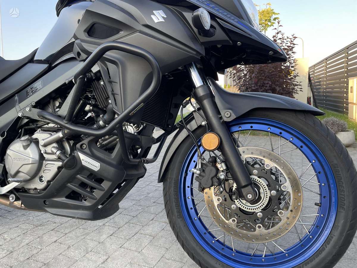 Suzuki DL (V-Strom) 650cc, enduro / adventure