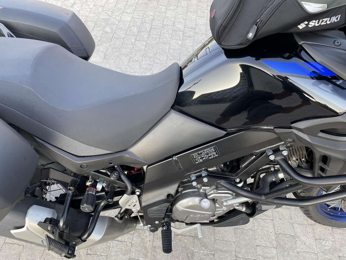 Suzuki DL (V-Strom) 650cc, enduro / adventure