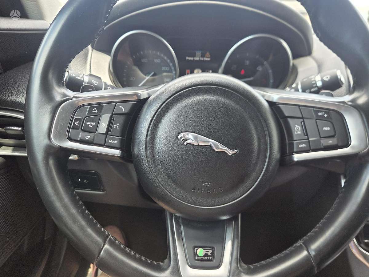 Jaguar XE, saloon / sedan