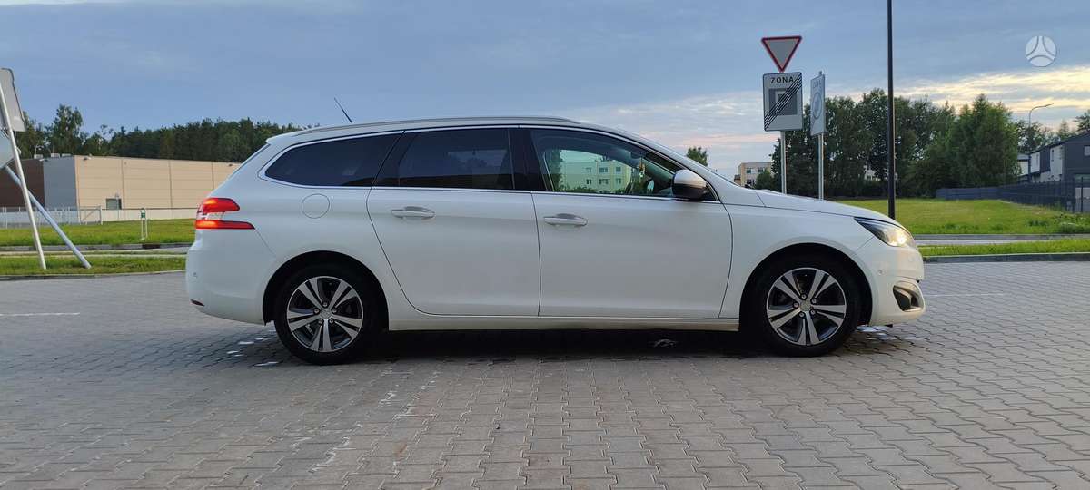 Peugeot 308, 1.2 l., Универсал