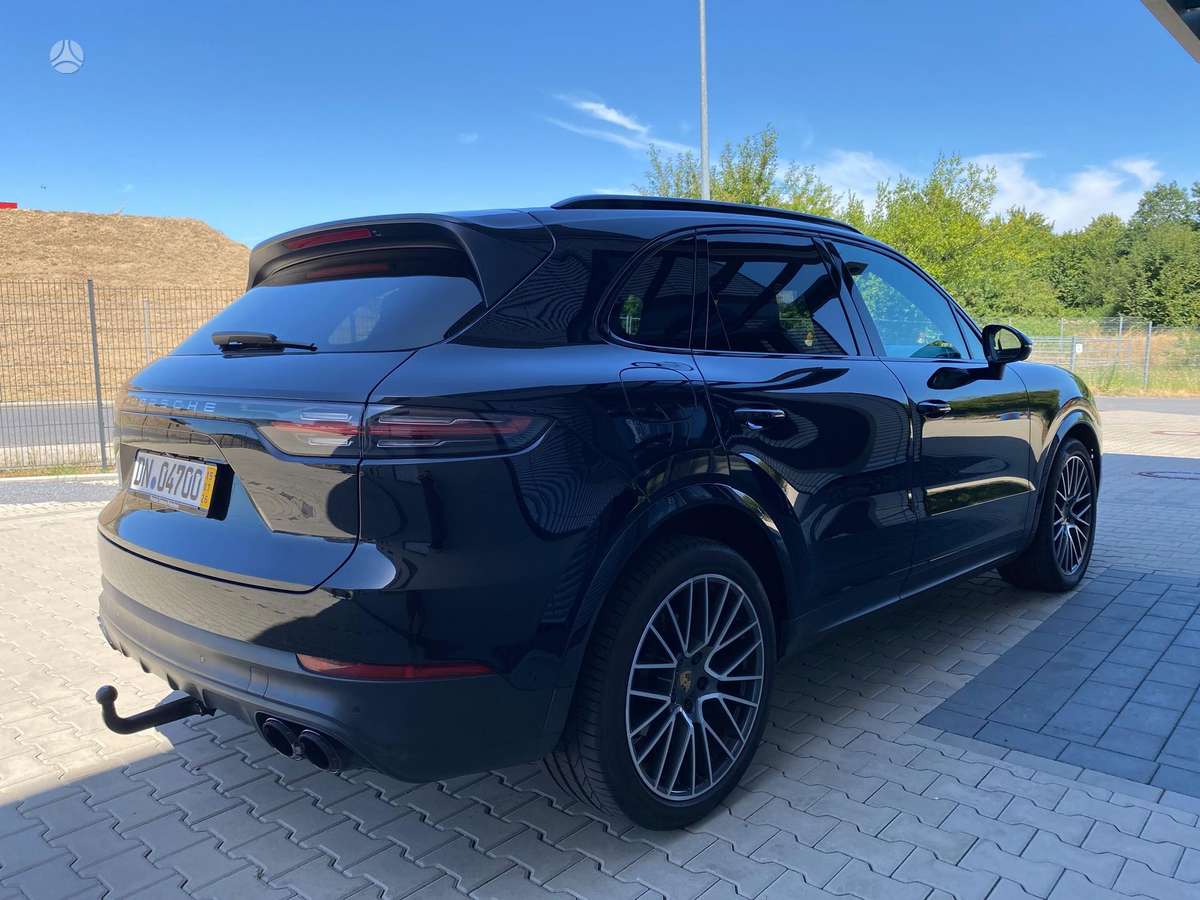 Porsche Cayenne, 3.0 l., off-road / crossover