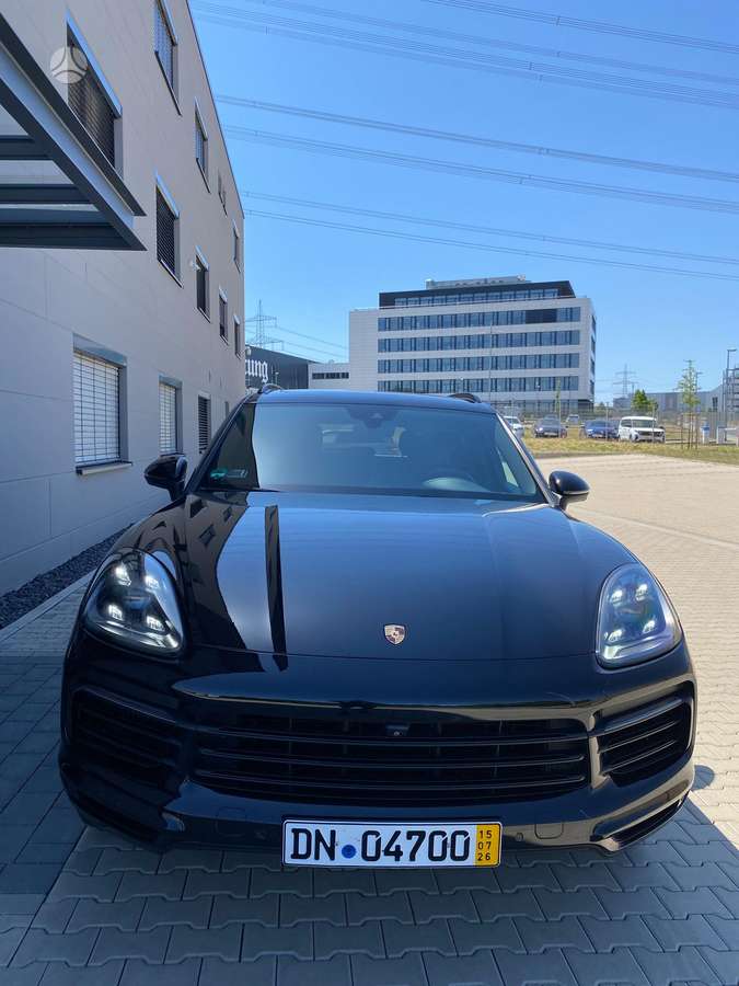 Porsche Cayenne, 3.0 l., off-road / crossover