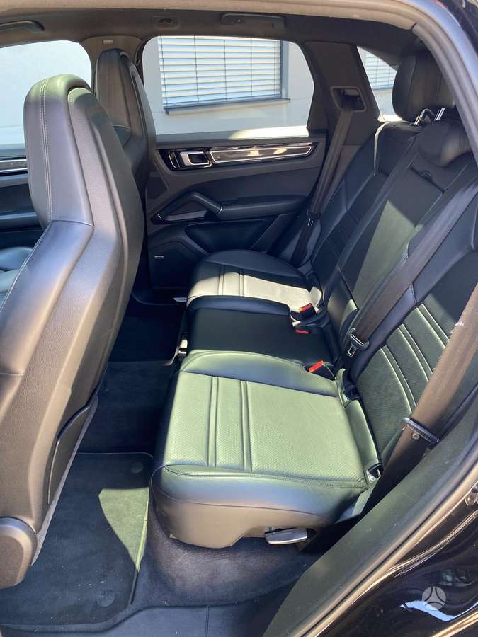 Porsche Cayenne - 9