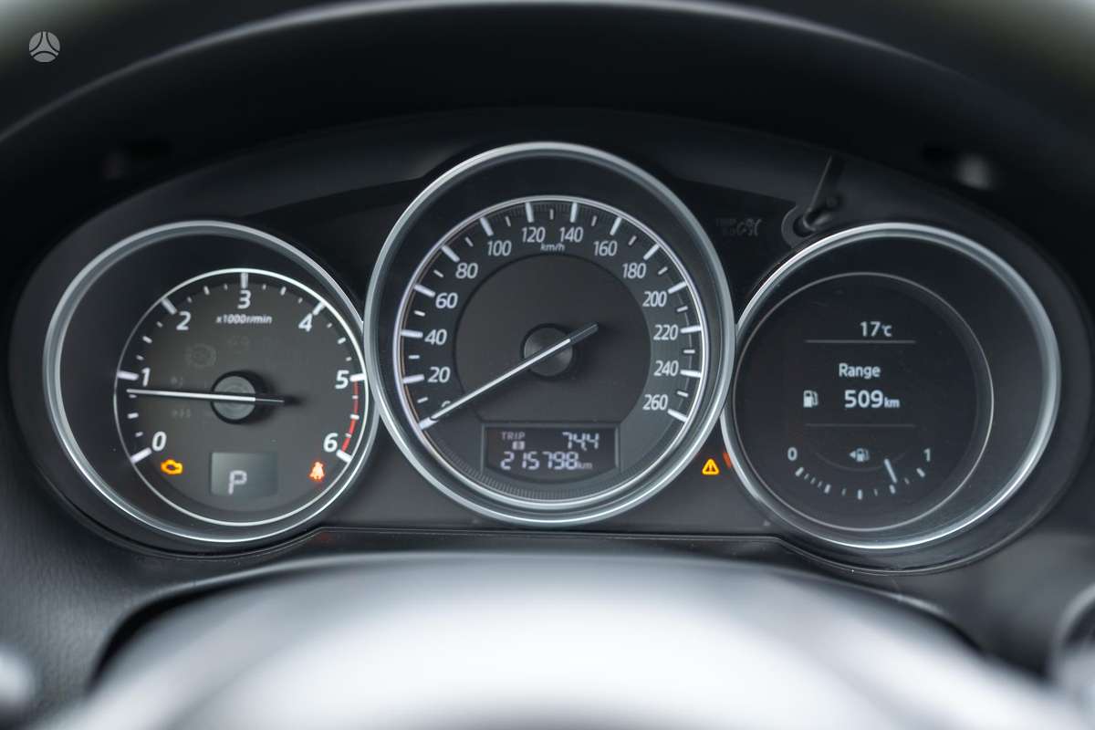 Mazda CX-5, 2.2 l., off-road / crossover