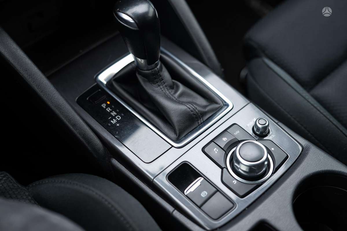 Mazda CX-5, 2.2 l., off-road / crossover