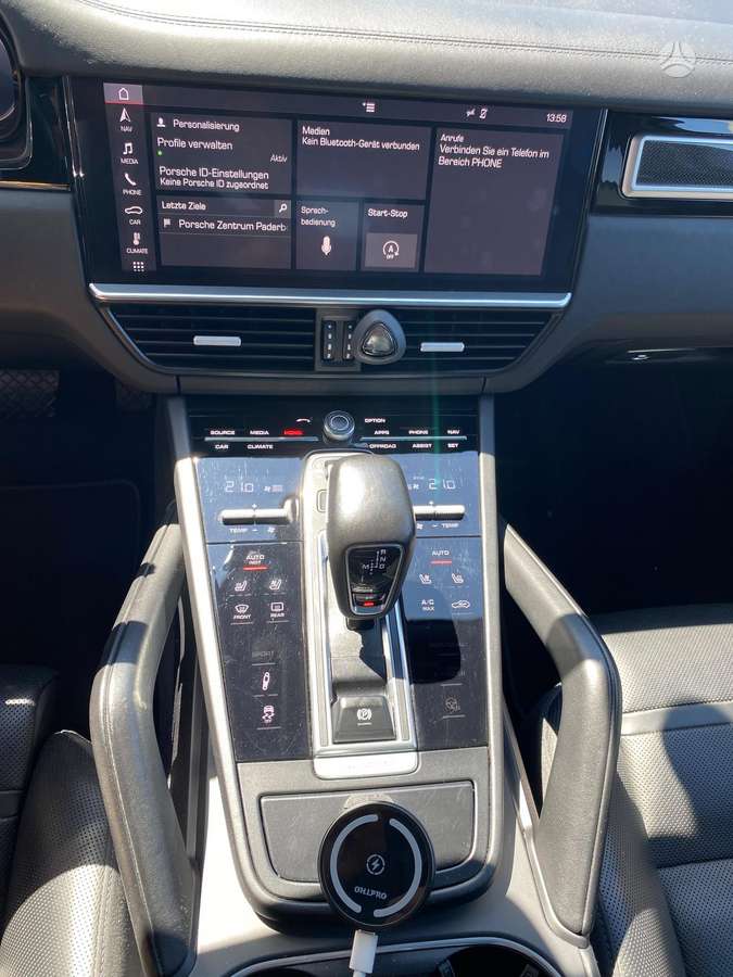 Porsche Cayenne, 3.0 l., off-road / crossover