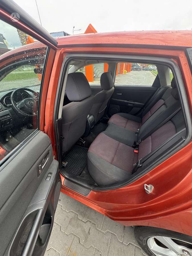 Mazda 3, 1.6 l., hatchback