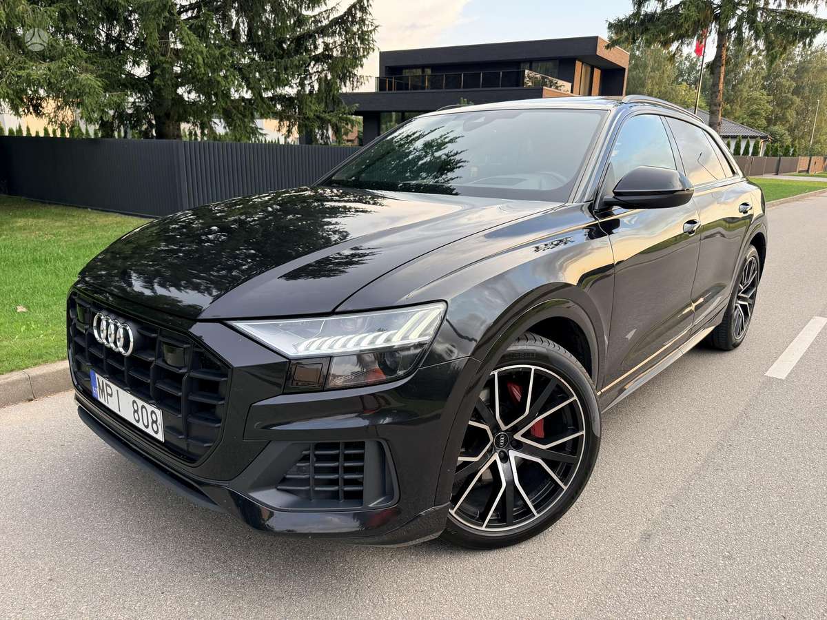 Audi Q8, 3.0 l., off-road / crossover