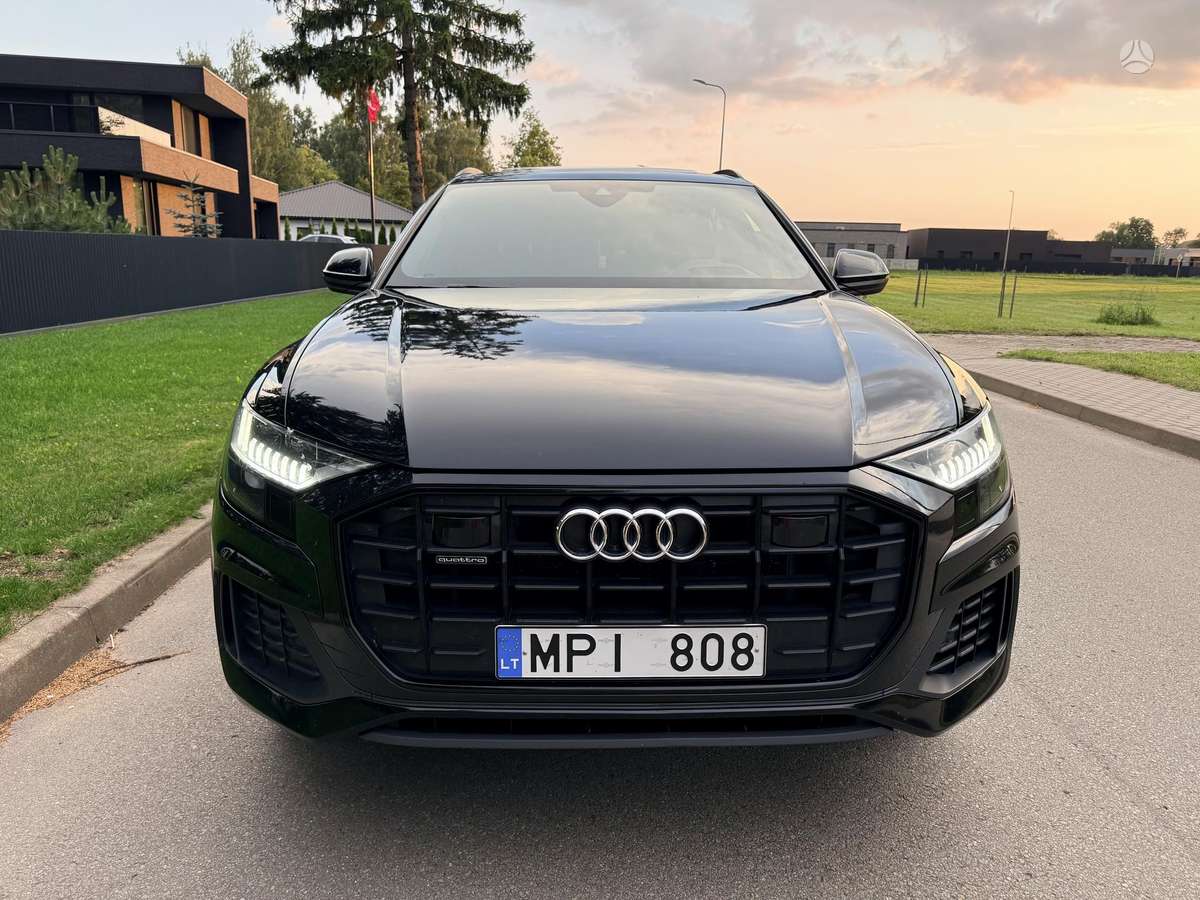 Audi Q8, 3.0 l., off-road / crossover